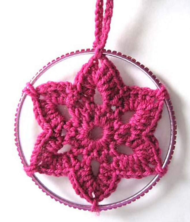 You are currently viewing Christmas Crocheted Star Decoration