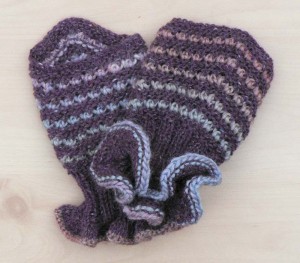 Read more about the article Chevron Fingerless Mittens